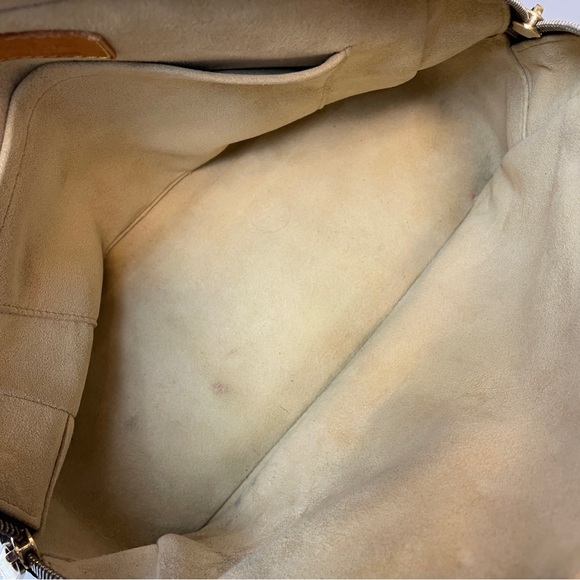 Louis Vuitton Monogram Manhattan PM - Picture 8 of 11